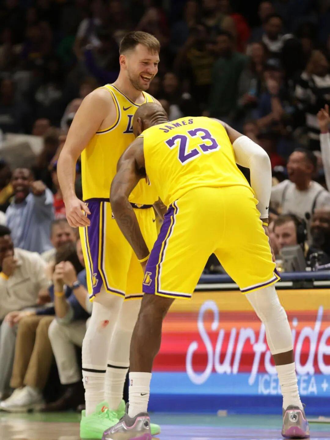 单场4扣篮！詹姆斯越打越好，湖人还需如何调整？